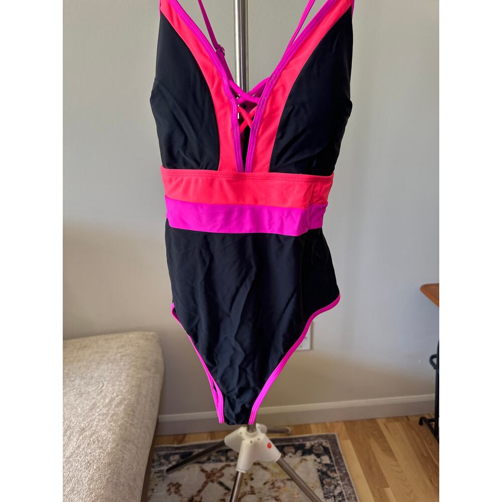 Cupshe Black & Pink Color lock Cheeky Tummy Control Swimwear Women's Size L NWT